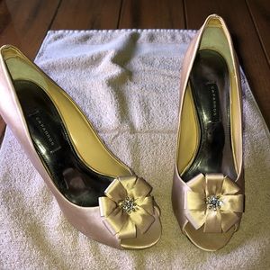 Tan satin heel NEW